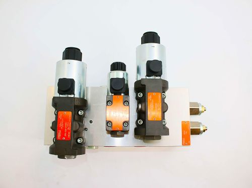 JLG MANIFOLD BLOCK TRAVELLING