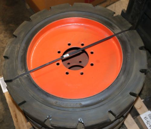 BOBCAT TIRE  NARROW BASE INVERTED TREAD 31X5X7