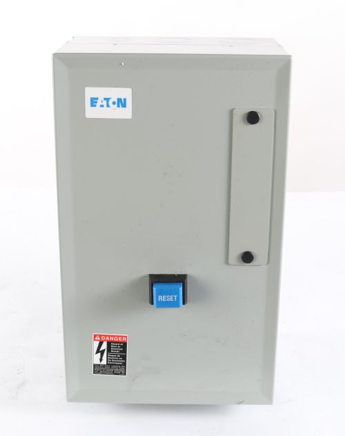 CUTLER HAMMER MOTOR STARTER - ENCLOSED