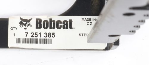 BOBCAT T450 FRONT ARM STEP