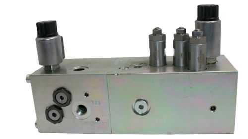 JLG VALVE BLOCK MANIFOLD 3 SPEED