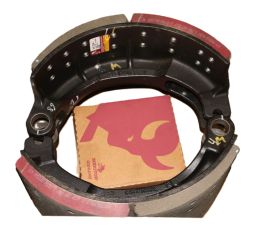 BRAKE SHOES (2) W/HARDWARE STD