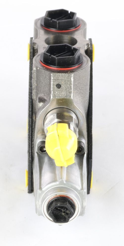 BOBCAT HYDRAULIC VALVE SECTION: TILTING ELEMENT