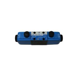 FOUR WAY HYDRAULIC VALVE