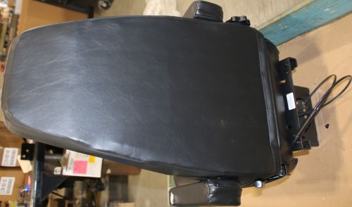 BOSTROM SEAT ASSEMBLY T915 HI-BACK BLK VINYL R&L ARM COMPLETE