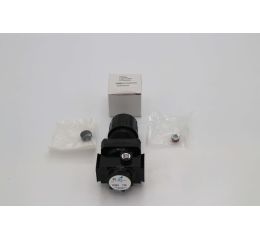 AIRLINE REGULATOR 3/8 W/GAUGE