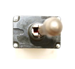 TOGGLE SWITCH